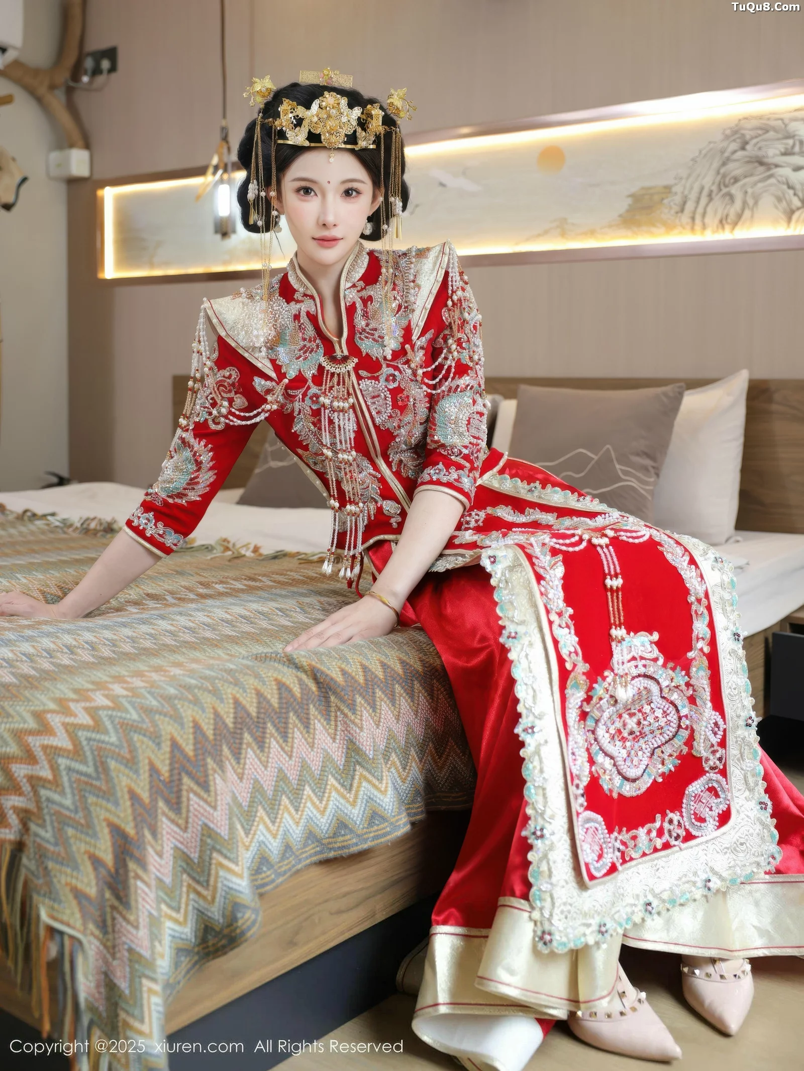 秀人集.com_[XiuRen秀人网]No.10742_模特梨霜儿性感红色新娘服饰配肉色丝袜秀丰腴身材迷人诱惑写真84P