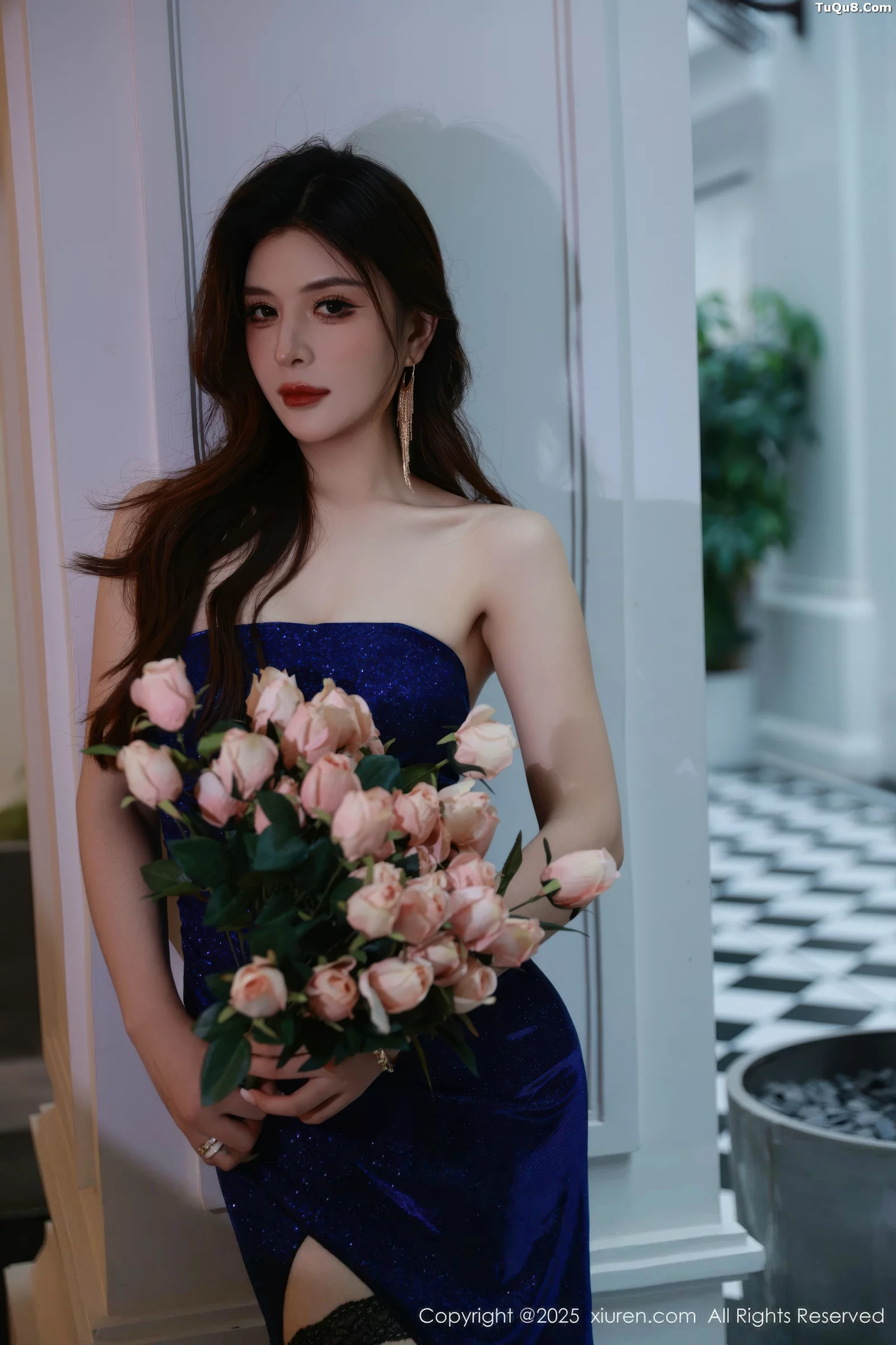 秀人集.com_[XiuRen秀人网]No.10740_模特阿依莎性感蓝色连衣裙露蓝色内衣配黑丝袜秀曼妙身材诱惑写真71P