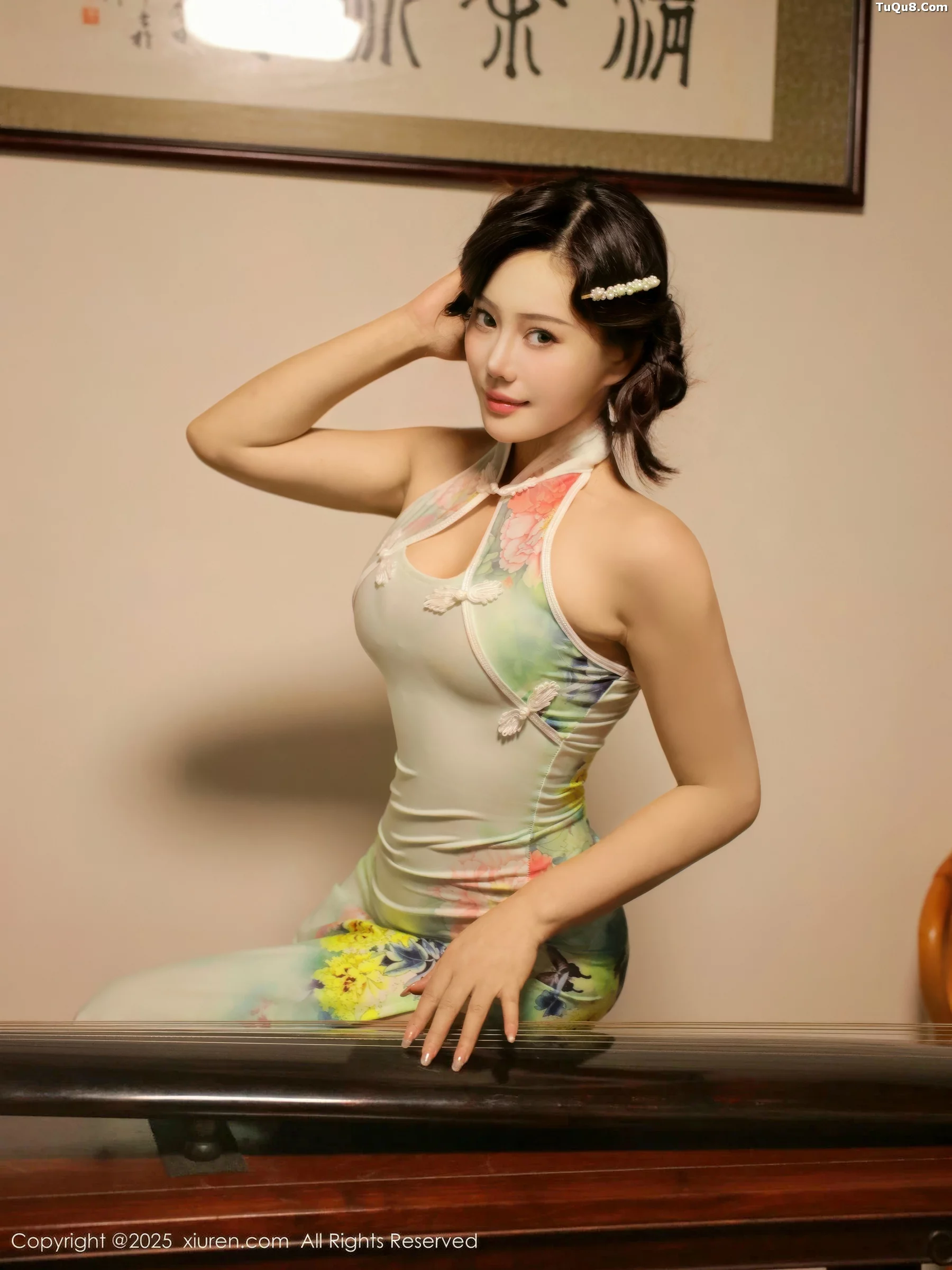 秀人集.com_[XiuRen秀人网]No.10749_新人模特莉莉安娜o性感绿色旗袍配超薄肉丝秀丰满身材诱惑写真73P