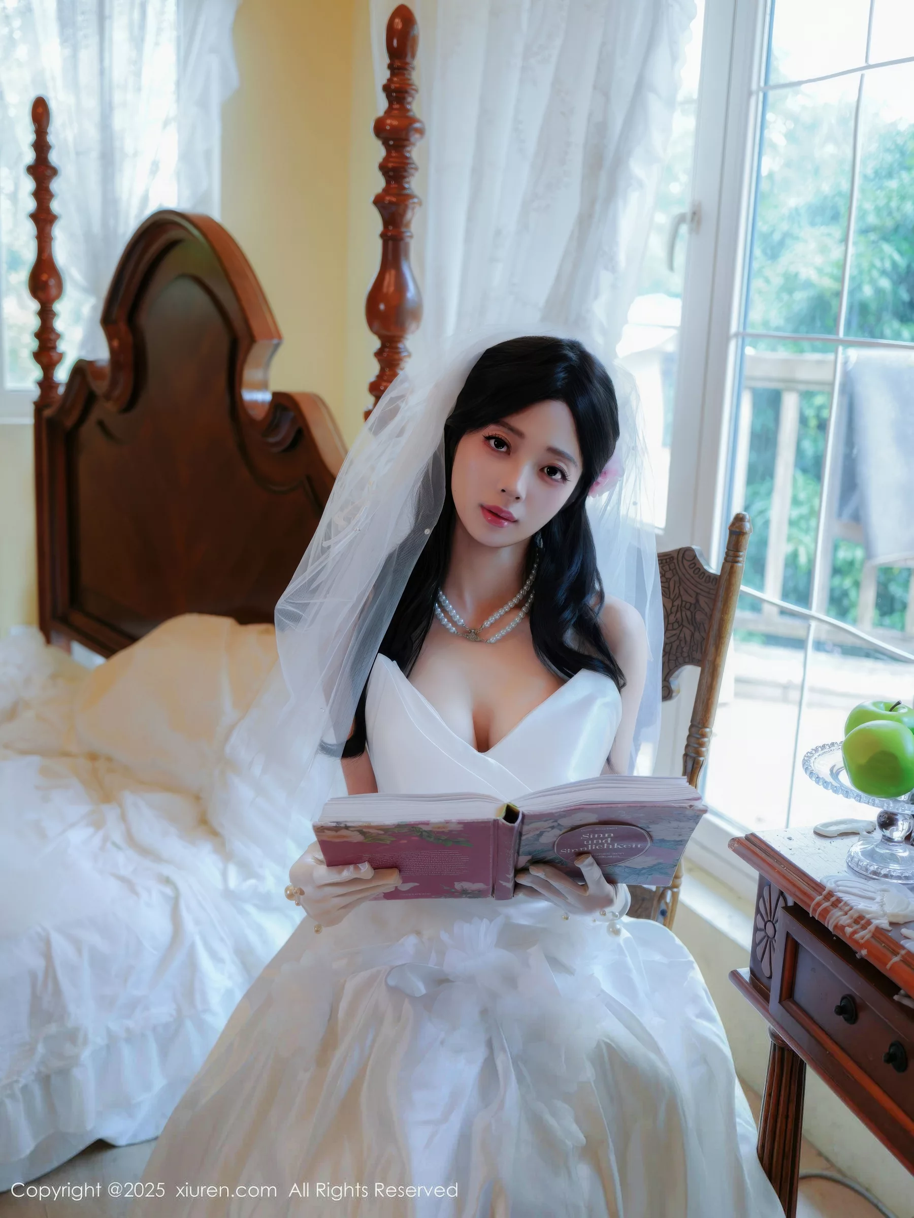 秀人集.com_[XiuRen秀人网]No.10769_新人模特朱朱molly性感白色婚纱配白色丝袜秀凹凸身材诱惑写真54P