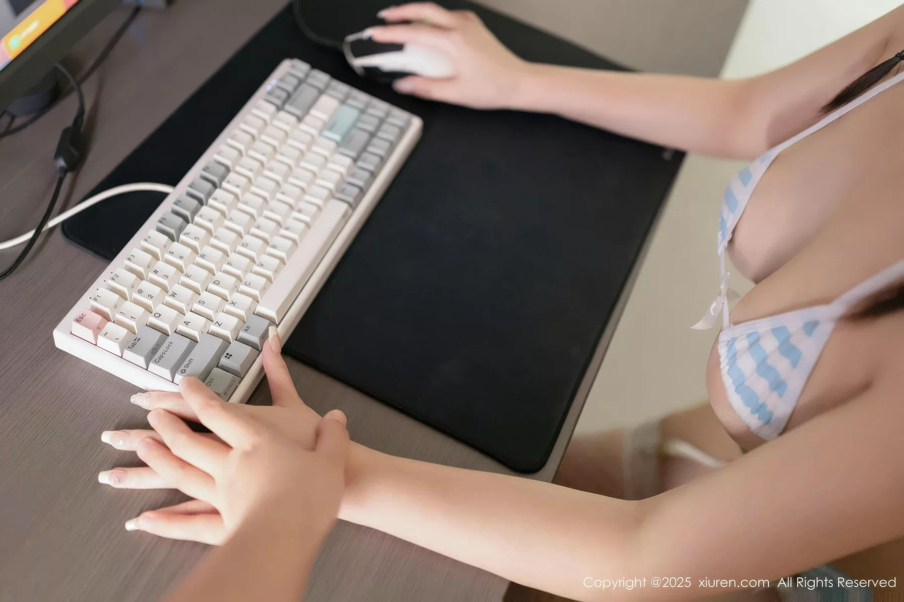 秀人集.com_[XiuRen秀人网]No.10778_模特杏子Yada性感蓝色三点式内衣配白丝网袜秀曼妙身姿诱惑写真72P