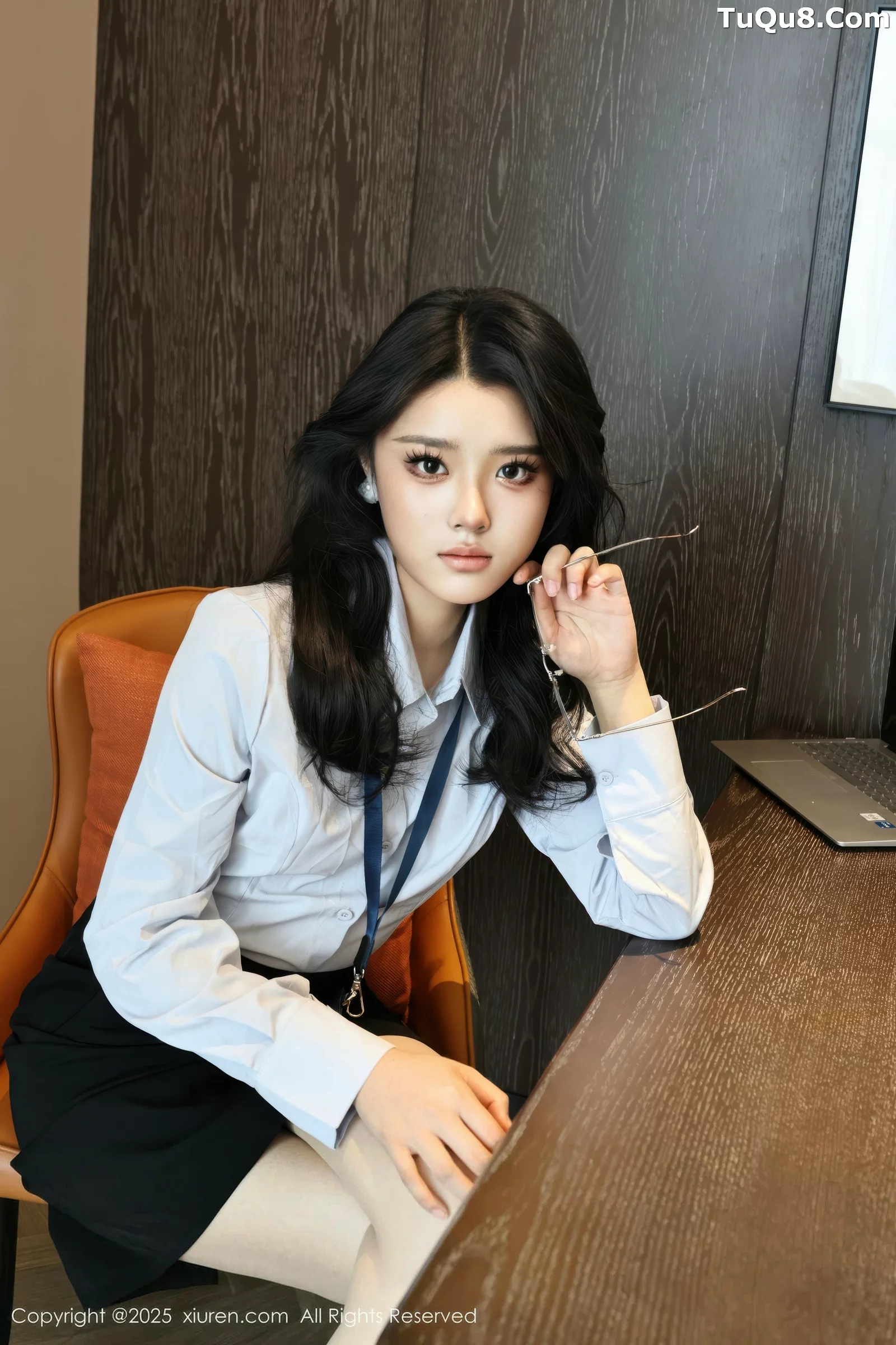 秀人集.com_[XiuRen秀人网]No.10674_模特糯梨子性感蓝色衬衫配黑短裙露超薄肉丝秀曼妙身姿诱惑写真60P