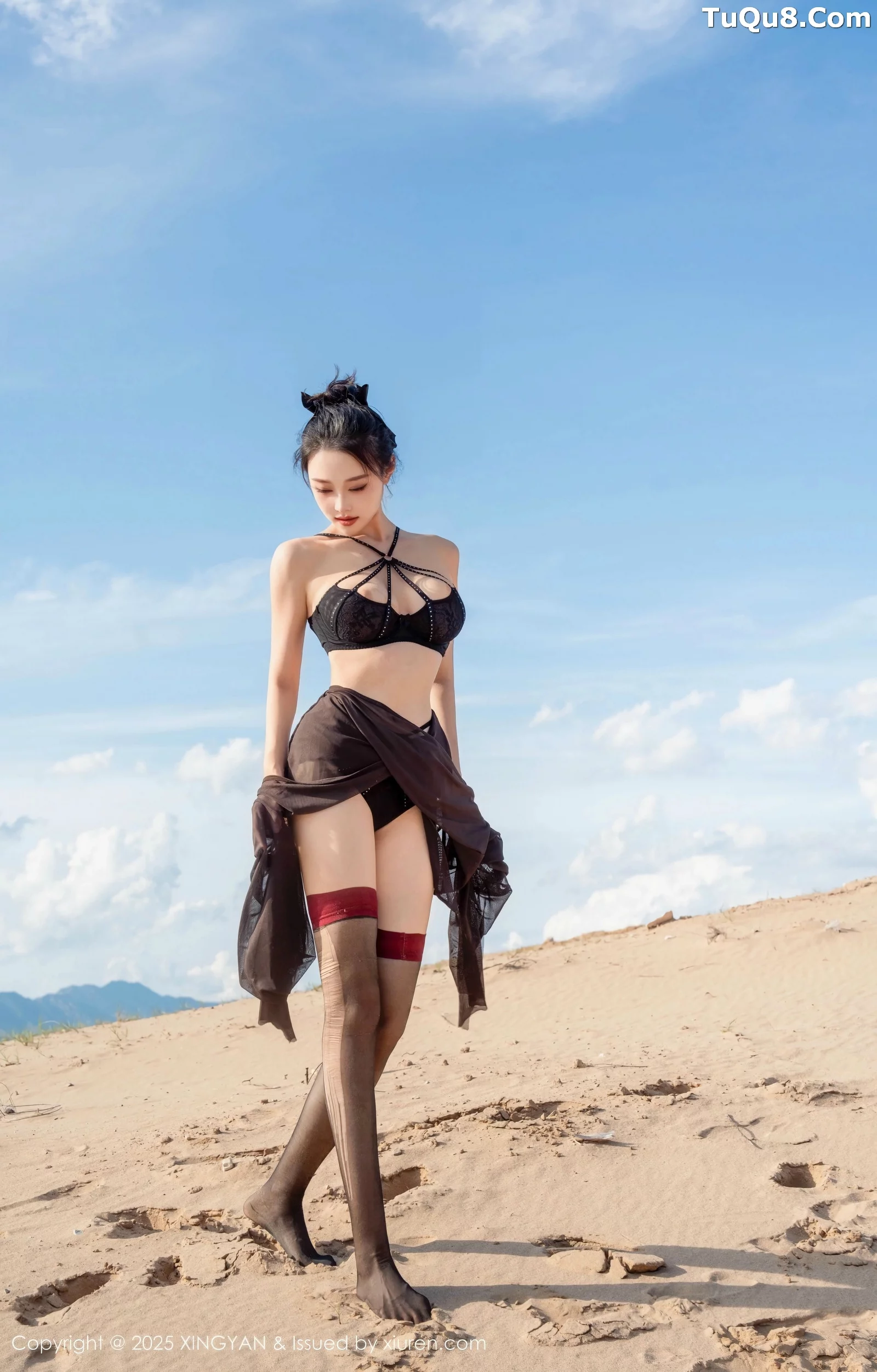 秀人集.com_[XINGYAN星颜社]VOL.387_模特清妙沙漠外拍性感黑色情趣内衣配破烂黑丝秀美腿诱惑写真78P