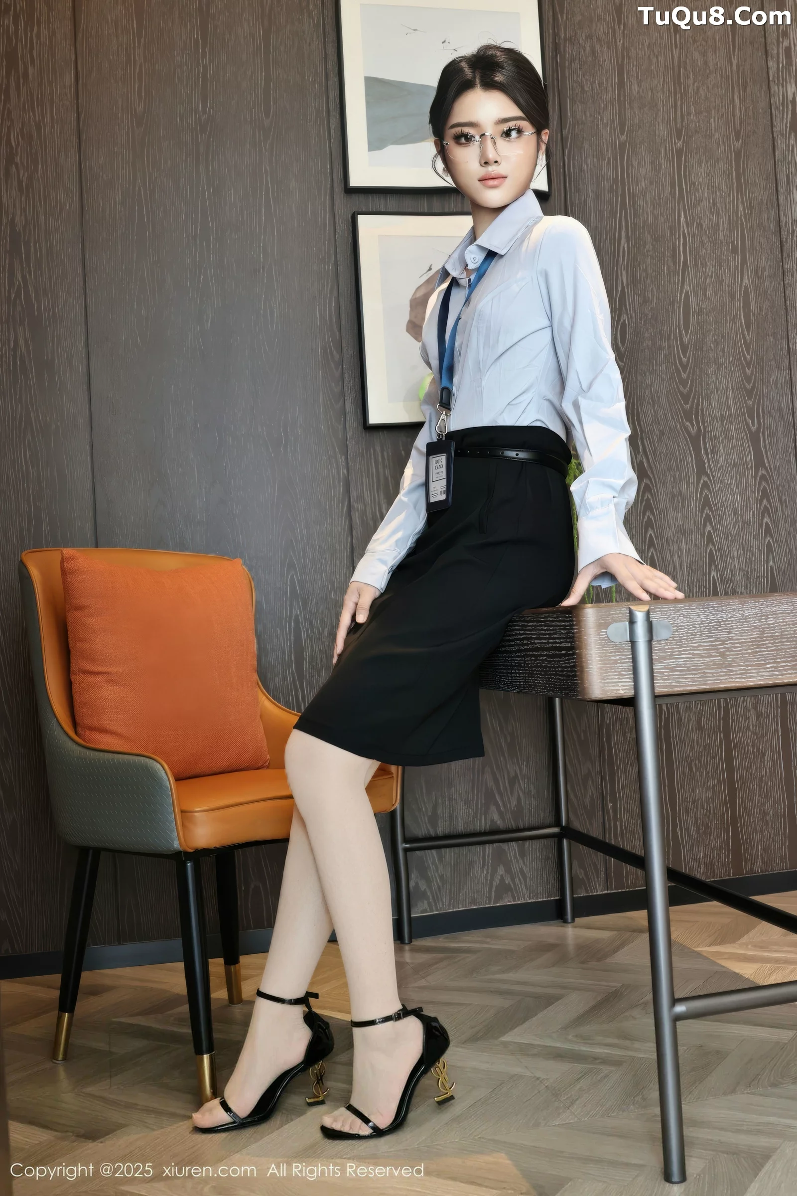 秀人集.com_[XiuRen秀人网]No.10674_模特糯梨子性感蓝色衬衫配黑短裙露超薄肉丝秀曼妙身姿诱惑写真60P