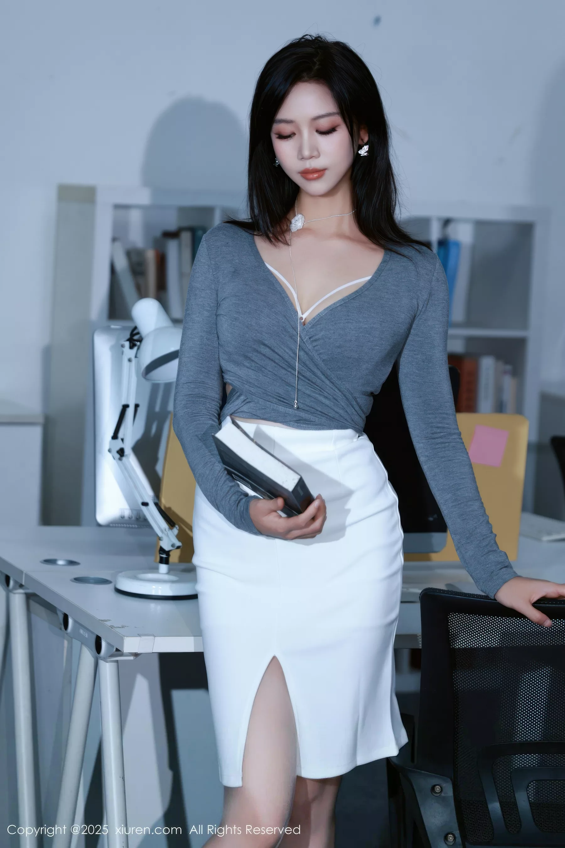 秀人集.com_[XiuRen秀人网]No.10780_模特玫瑰我爱你性感白色内衣配开档灰丝秀凹凸身材惹火诱惑写真75P