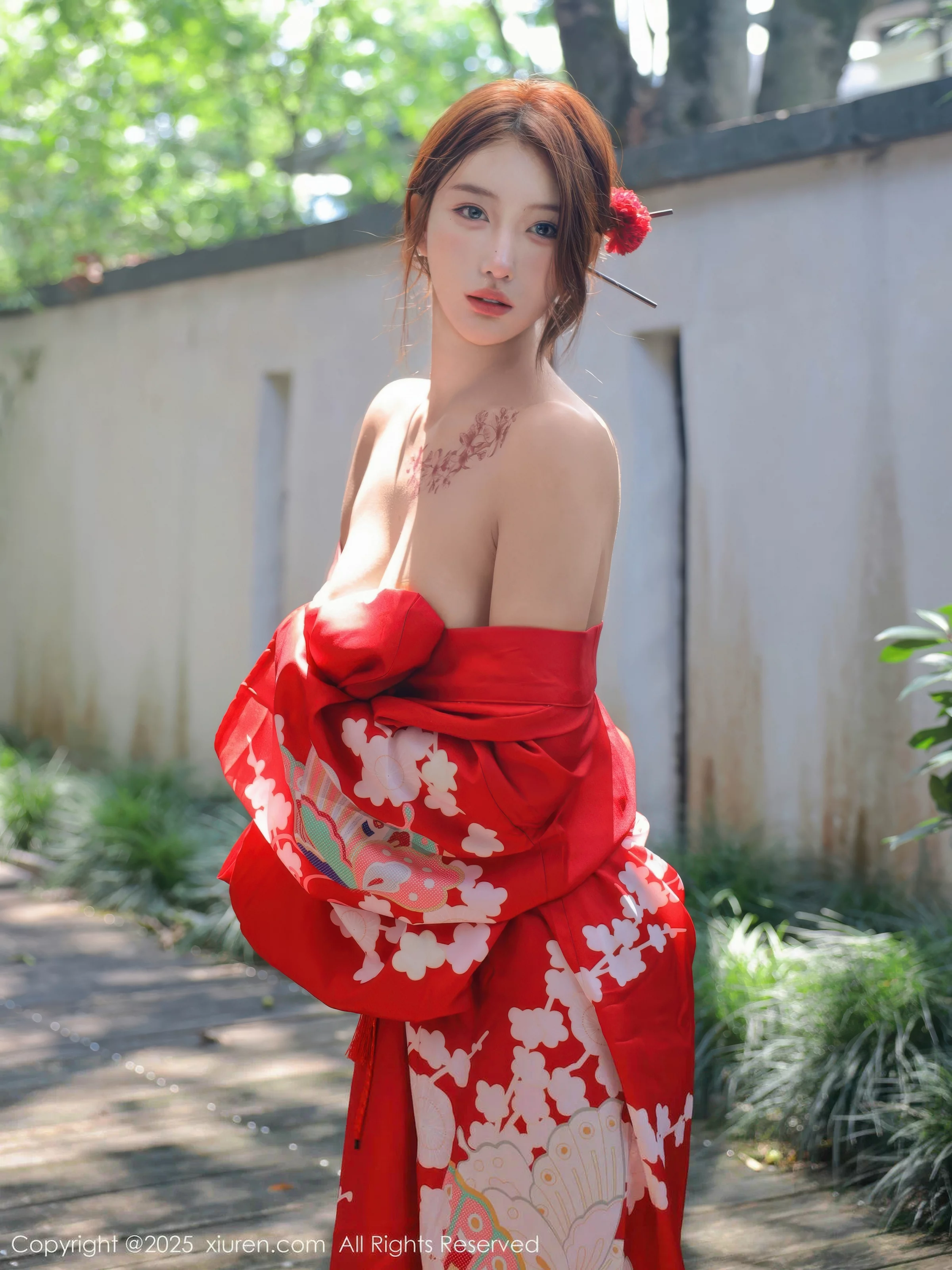 秀人集.com_[XiuRen秀人网]No.10683_模特金允希Yuki户外性感红色和服半脱秀完美身材惹火诱惑写真80P