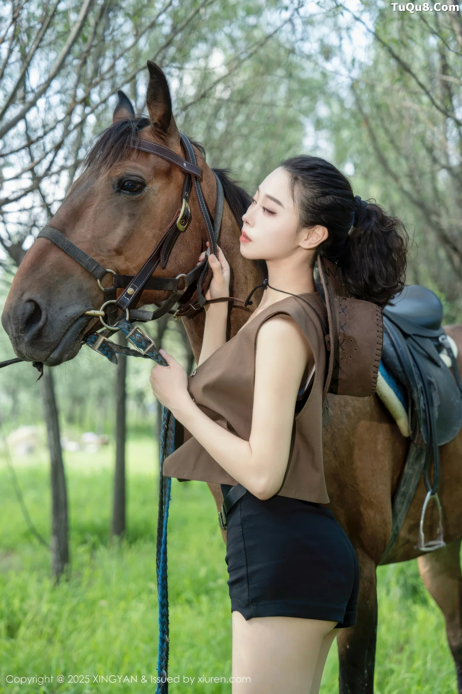 秀人集.com_[XINGYAN星颜社]VOL.391_模特清妙户外性感蓝色衬衫配黑色短裤秀曼妙身姿诱惑写真76P