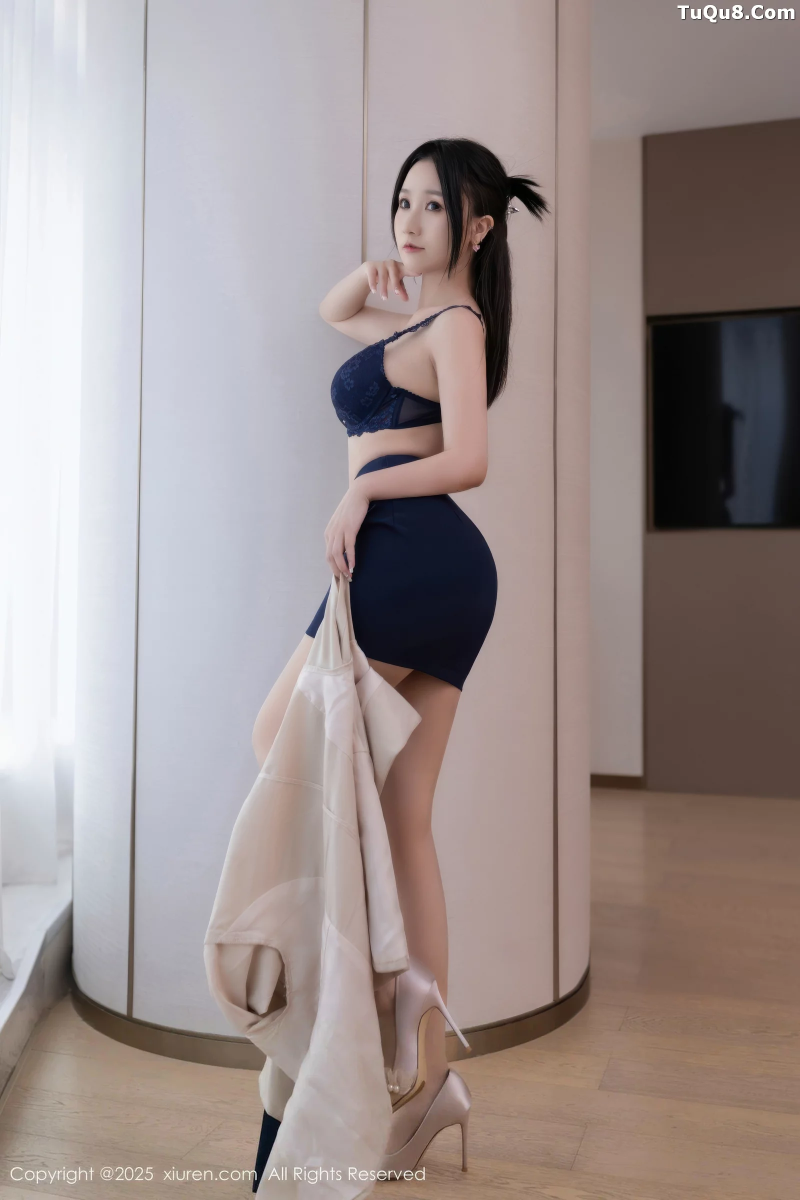 秀人集.com_[XiuRen秀人网]No.10697_模特杏子Yada性感OL服饰配超薄肉丝秀曼妙身姿撩人诱惑写真83P