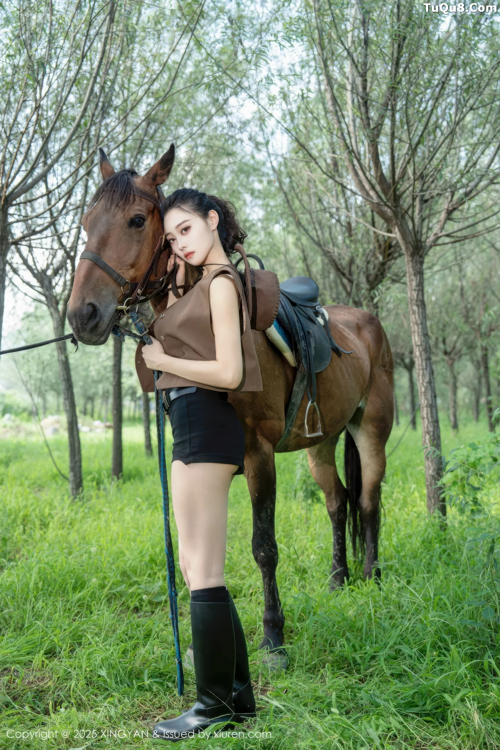 秀人集.com_[XINGYAN星颜社]VOL.391_模特清妙户外性感蓝色衬衫配黑色短裤秀曼妙身姿诱惑写真76P