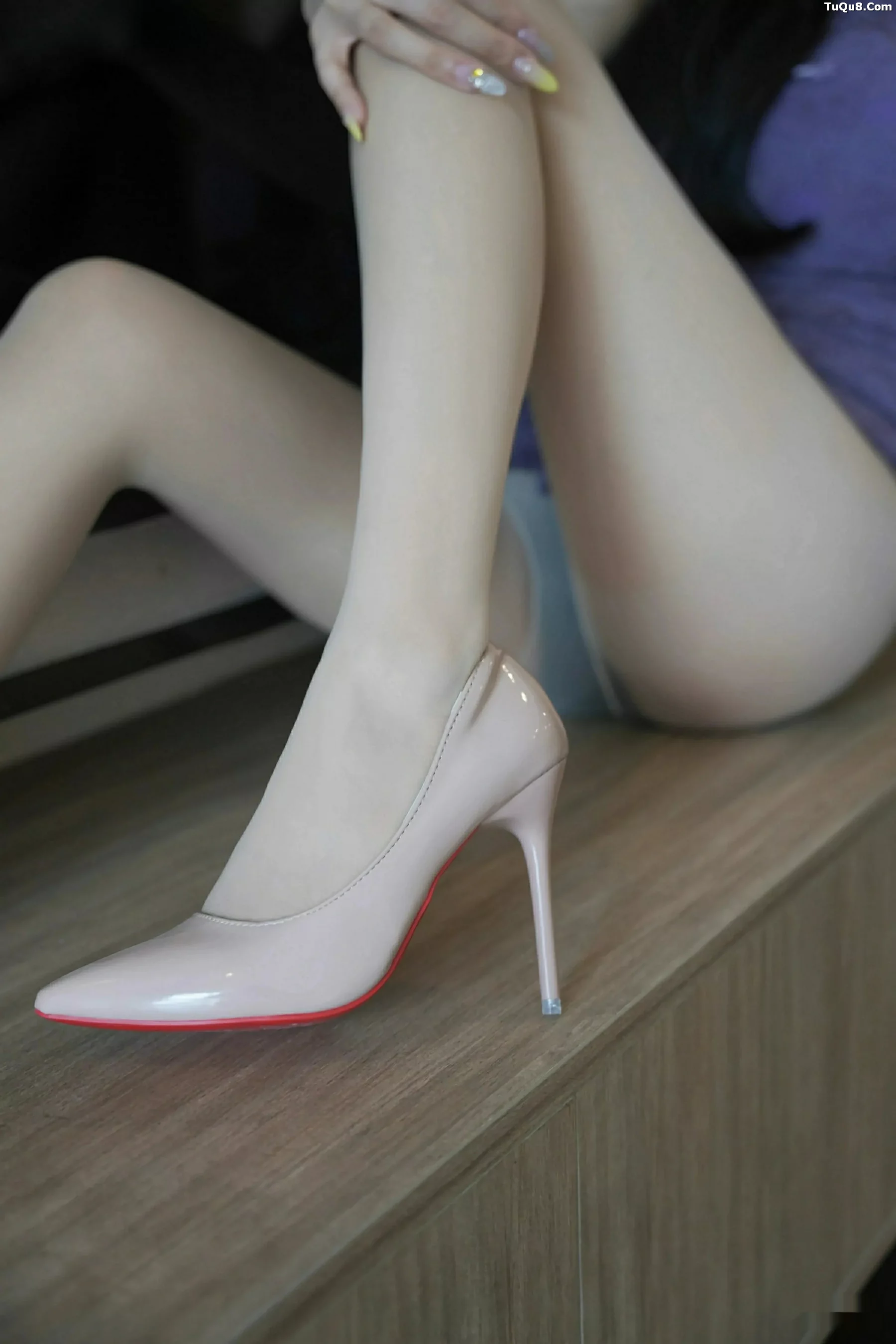 秀人集.com_[XiuRen秀人网]No.10801_模特小阿娇Gill性感紫色连衣长裙配白色丝袜秀完美身材诱惑写真70P