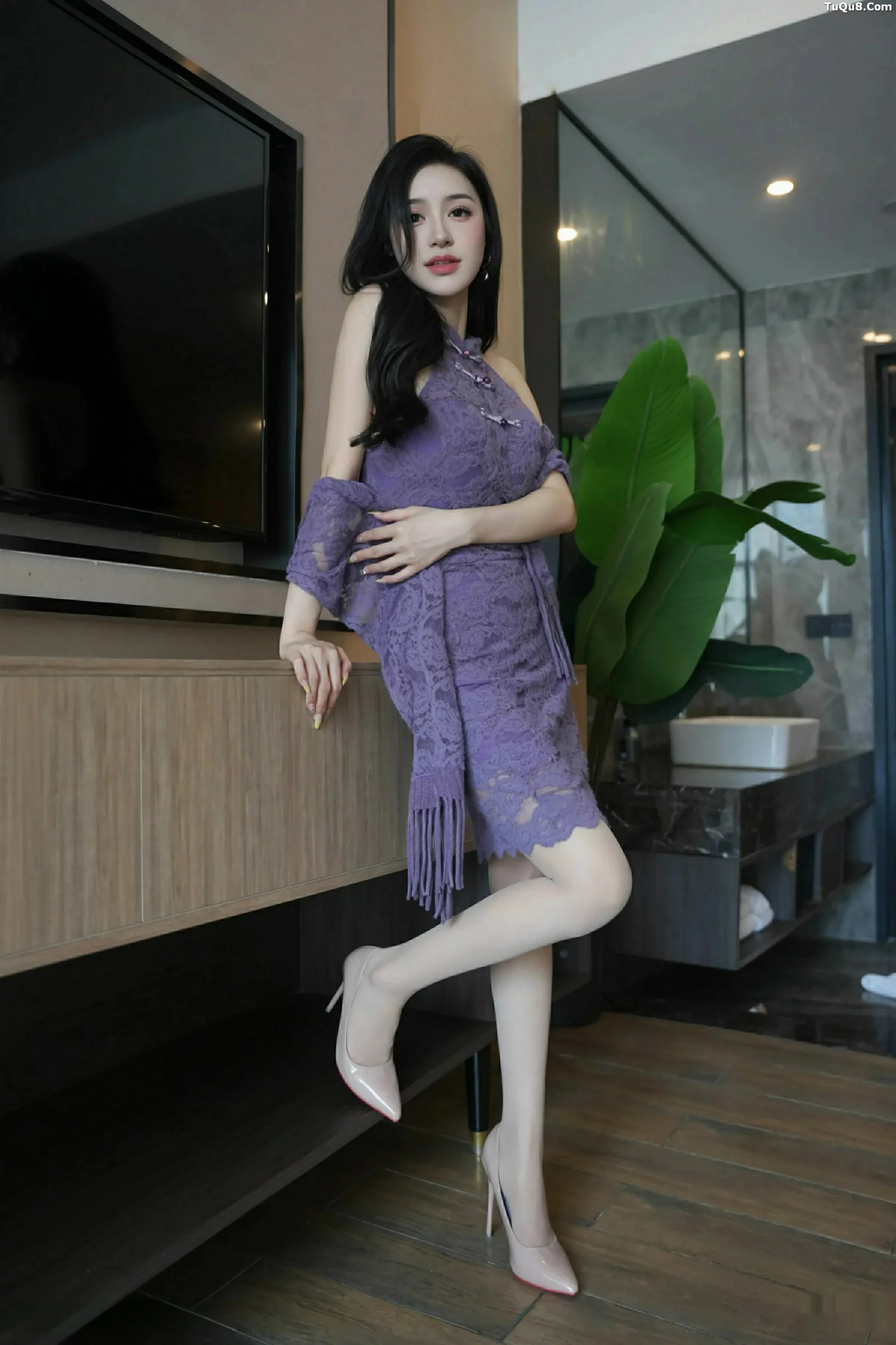 秀人集.com_[XiuRen秀人网]No.10801_模特小阿娇Gill性感紫色连衣长裙配白色丝袜秀完美身材诱惑写真70P