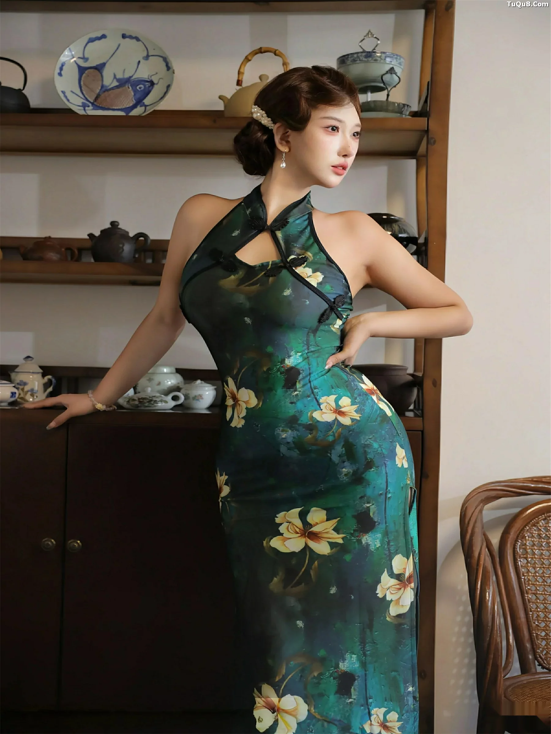 秀人集.com_[XiuRen秀人网]No.10815_模特金允希Yuki性感绿色旗袍配超薄肉丝秀丰腴身材迷人诱惑写真78P