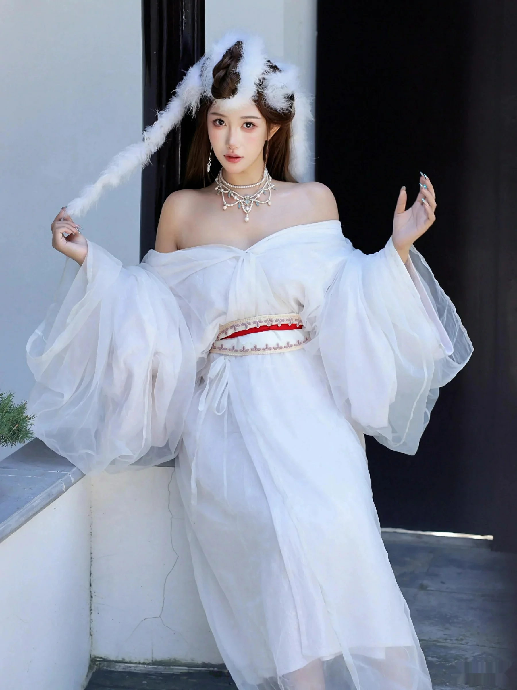 秀人集.com_[XiuRen秀人网]No.10843_模特金允希Yuki性感白色锦毛鼠装扮低胸秀丰腴身材完美诱惑写真78P