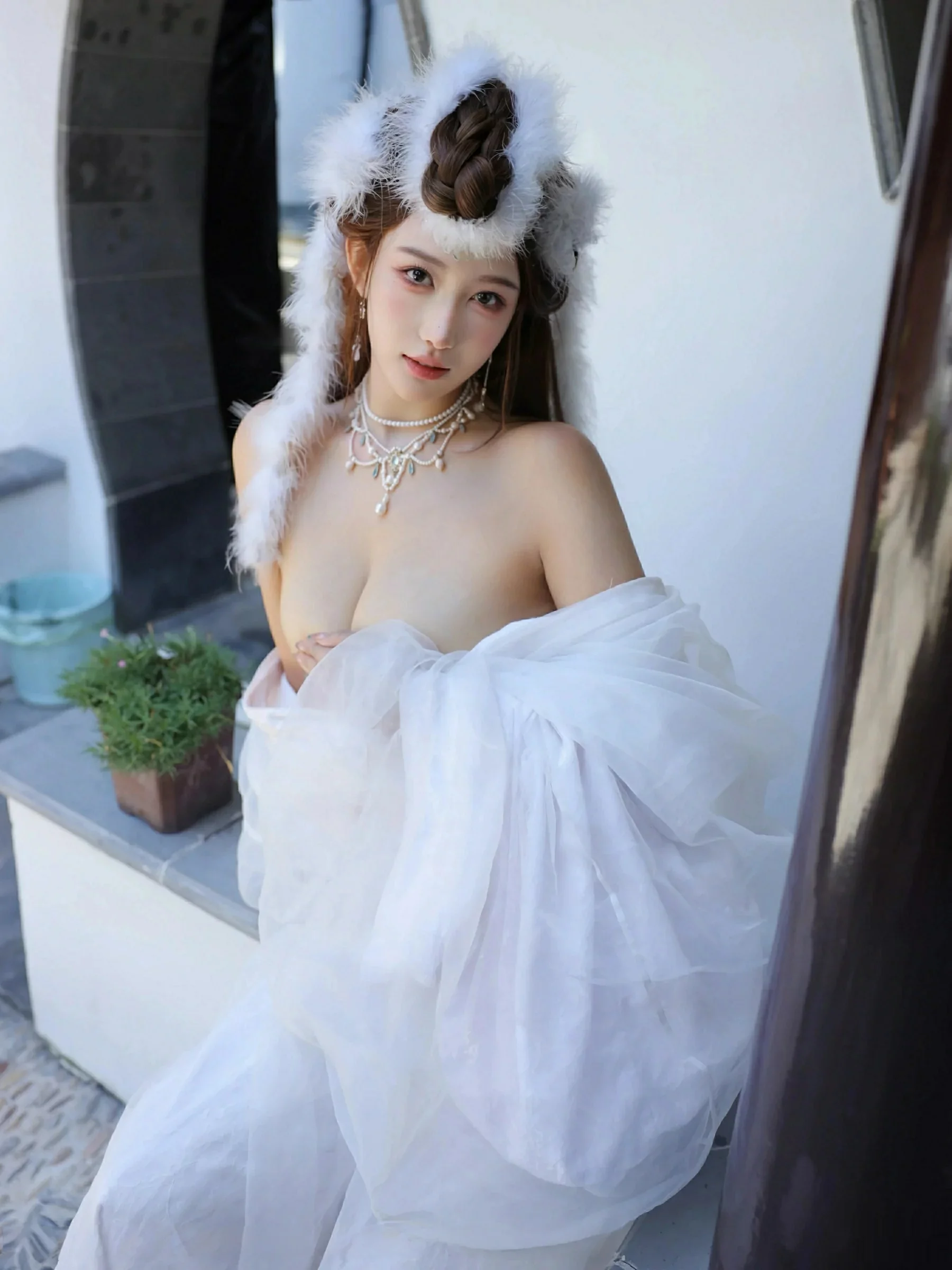 秀人集.com_[XiuRen秀人网]No.10843_模特金允希Yuki性感白色锦毛鼠装扮低胸秀丰腴身材完美诱惑写真78P