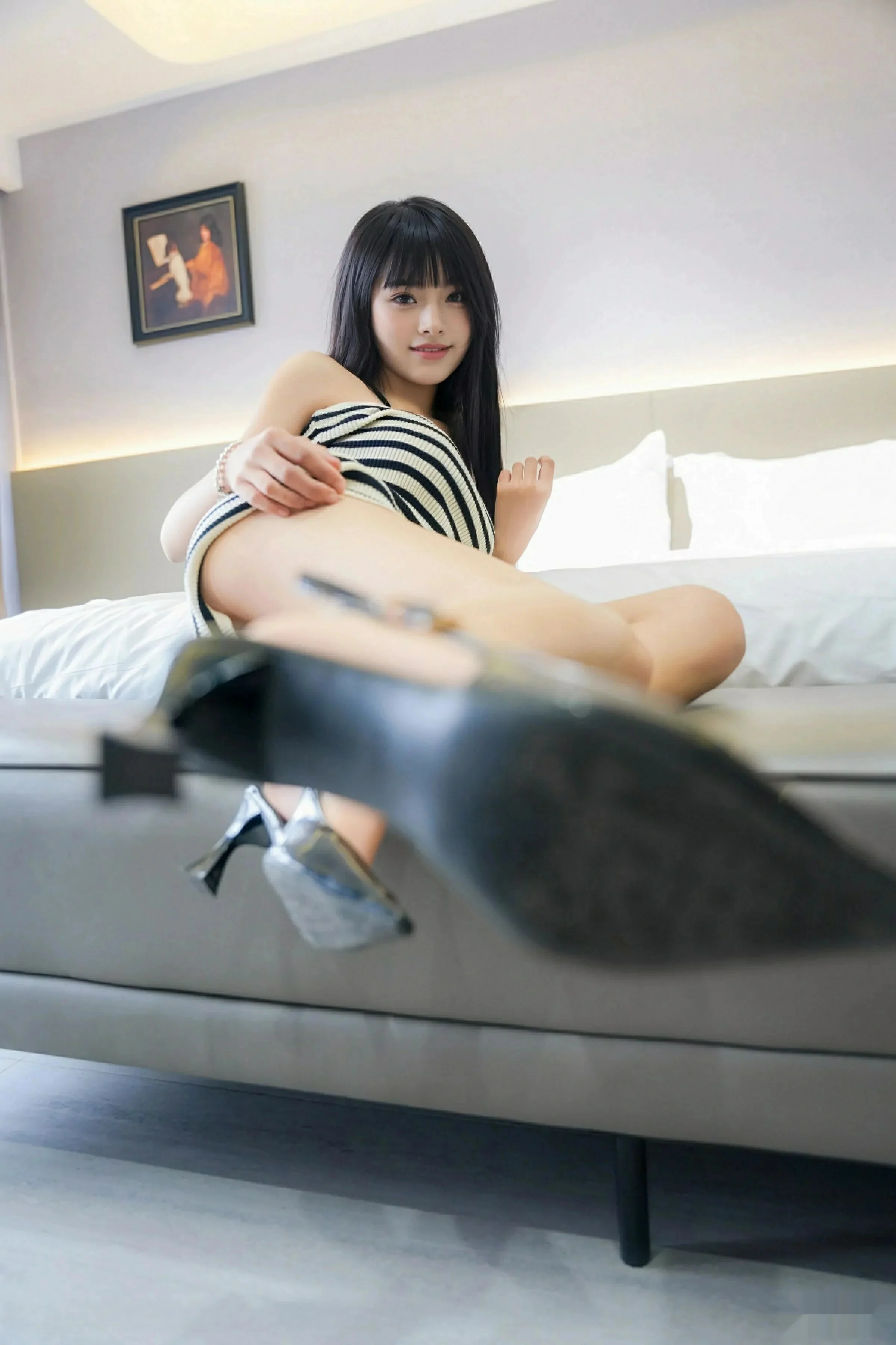 秀人集.com_[XiuRen秀人网]No.10838_新人模特小九阿性感黑白连衣短裙露黑色内衣秀凹凸身材诱惑写真74P