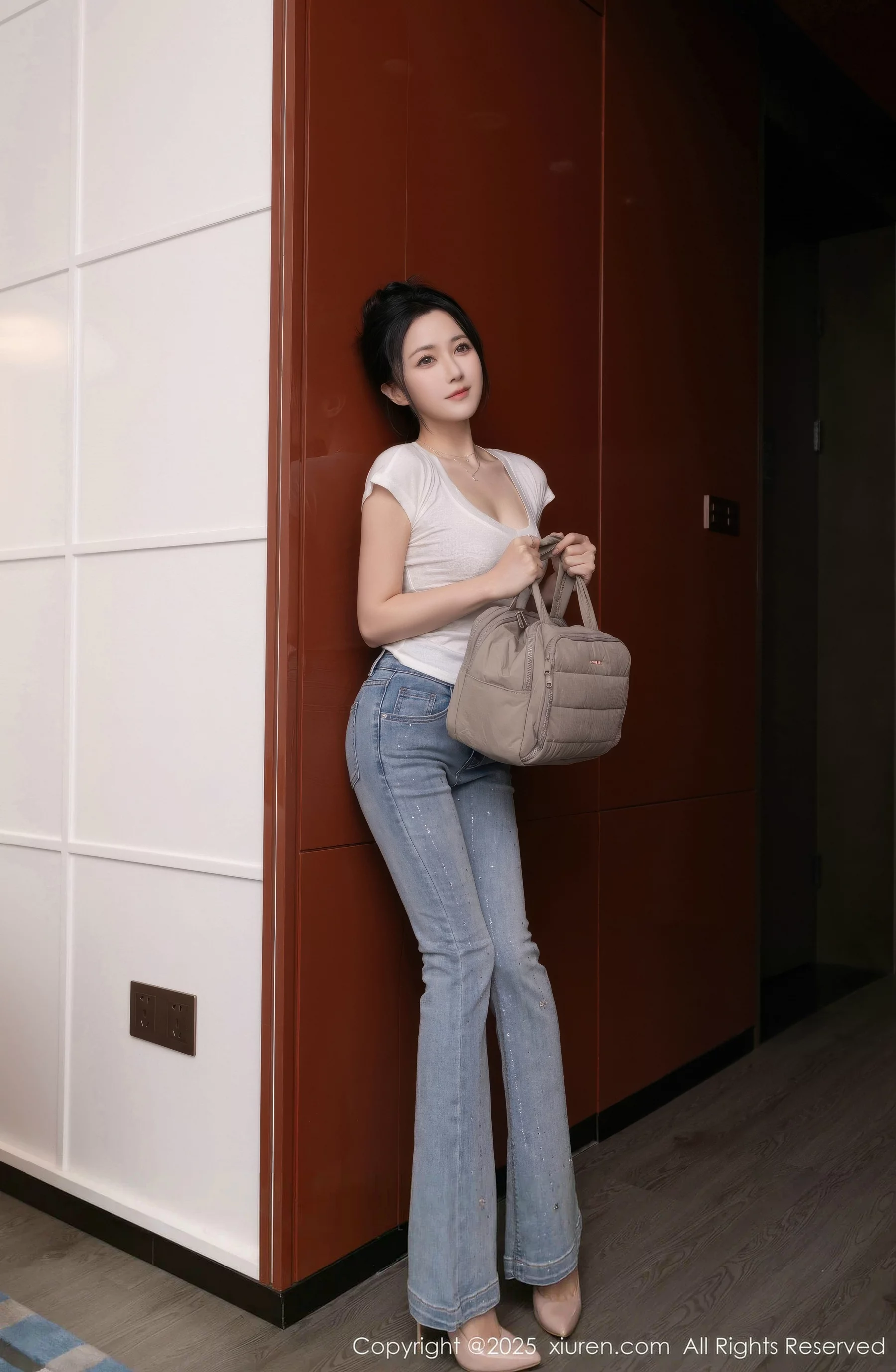 秀人集.com_[XiuRen秀人网]No.10858_模特鱼子酱Fish性感暖灰蕾丝内衣配超薄肉丝秀曼妙身材诱惑写真76P