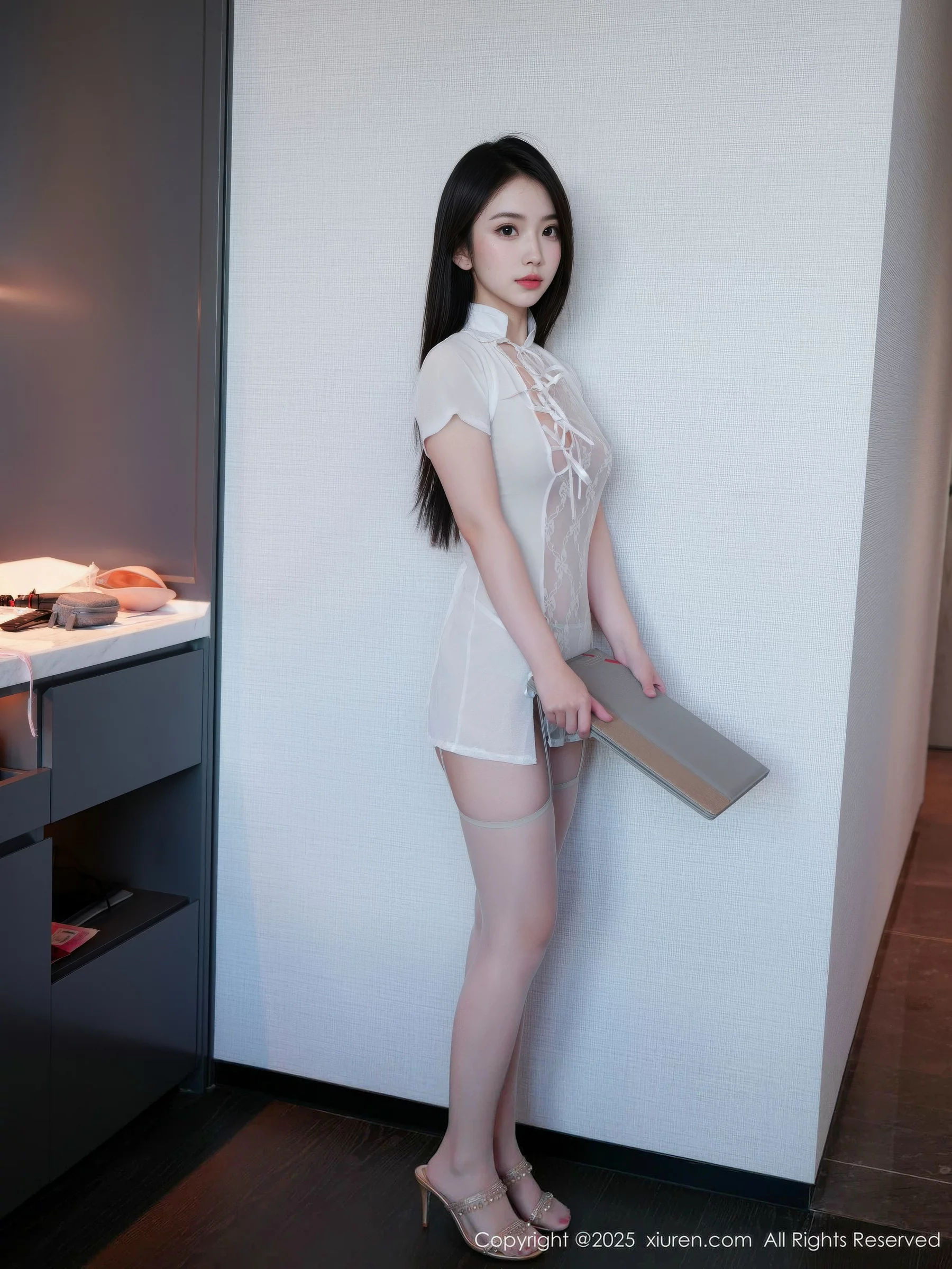 秀人集.com_[XiuRen秀人网]No.10854_模特烧烧小桃性感白色薄纱内衣配灰丝吊袜秀曼妙身姿诱惑写真64P