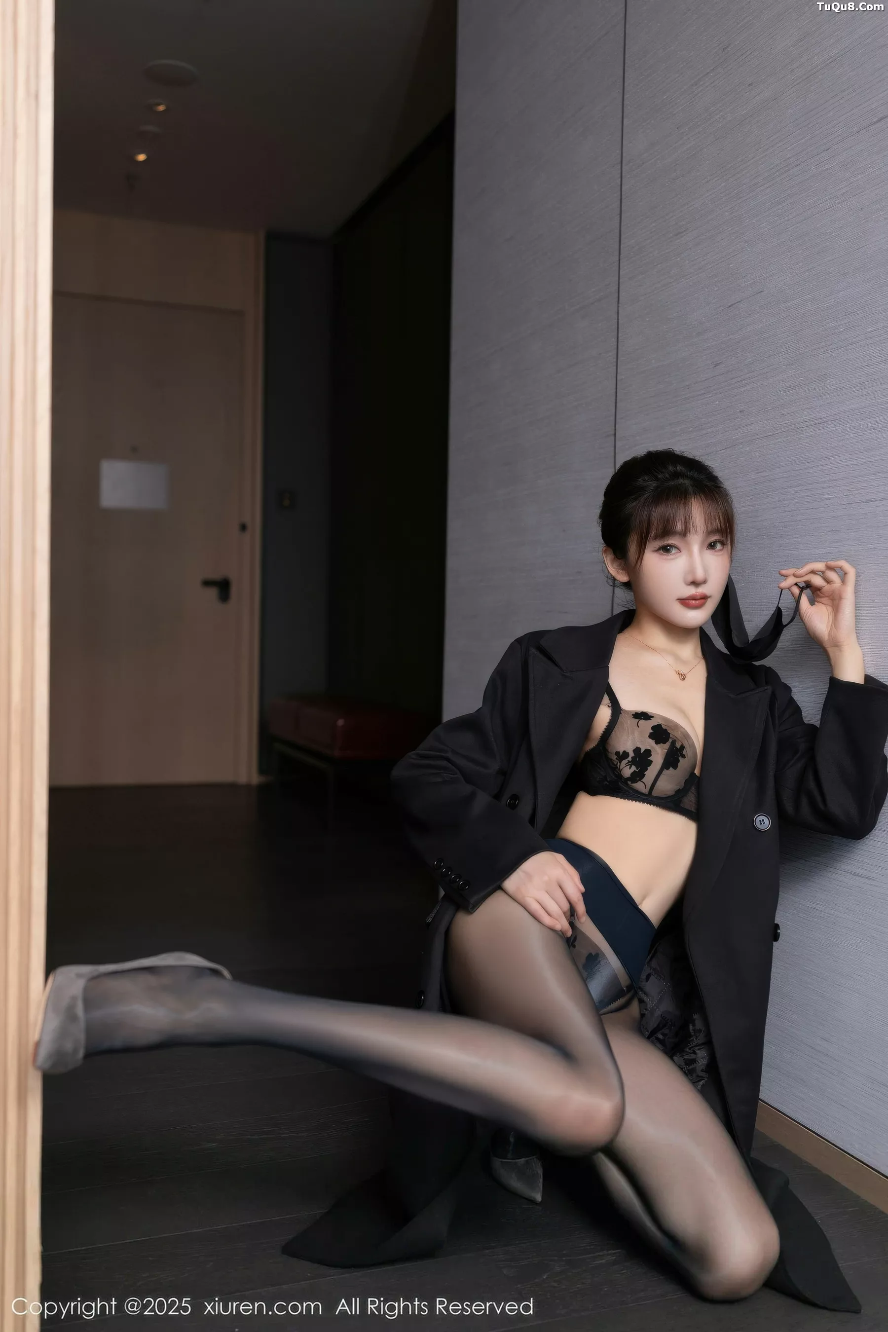 秀人集.com_[XiuRen秀人网]No.10880_模特陆萱萱性感黑色风衣露黑色蕾丝内衣配超薄黑丝极致魅惑写真77P