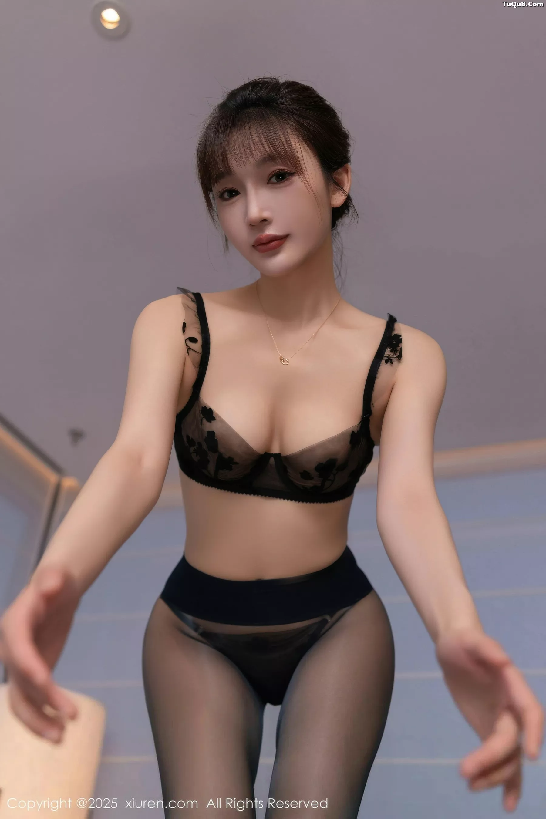 秀人集.com_[XiuRen秀人网]No.10880_模特陆萱萱性感黑色风衣露黑色蕾丝内衣配超薄黑丝极致魅惑写真77P