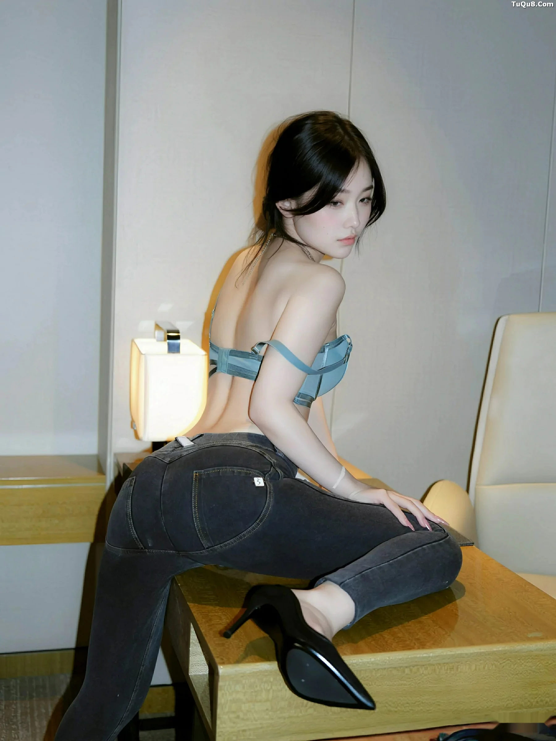 秀人集.com_[XiuRen秀人网]No.10785_模特汁汁性感白T配牛仔长裤露蓝灰色内衣秀曼妙身姿诱惑写真76P