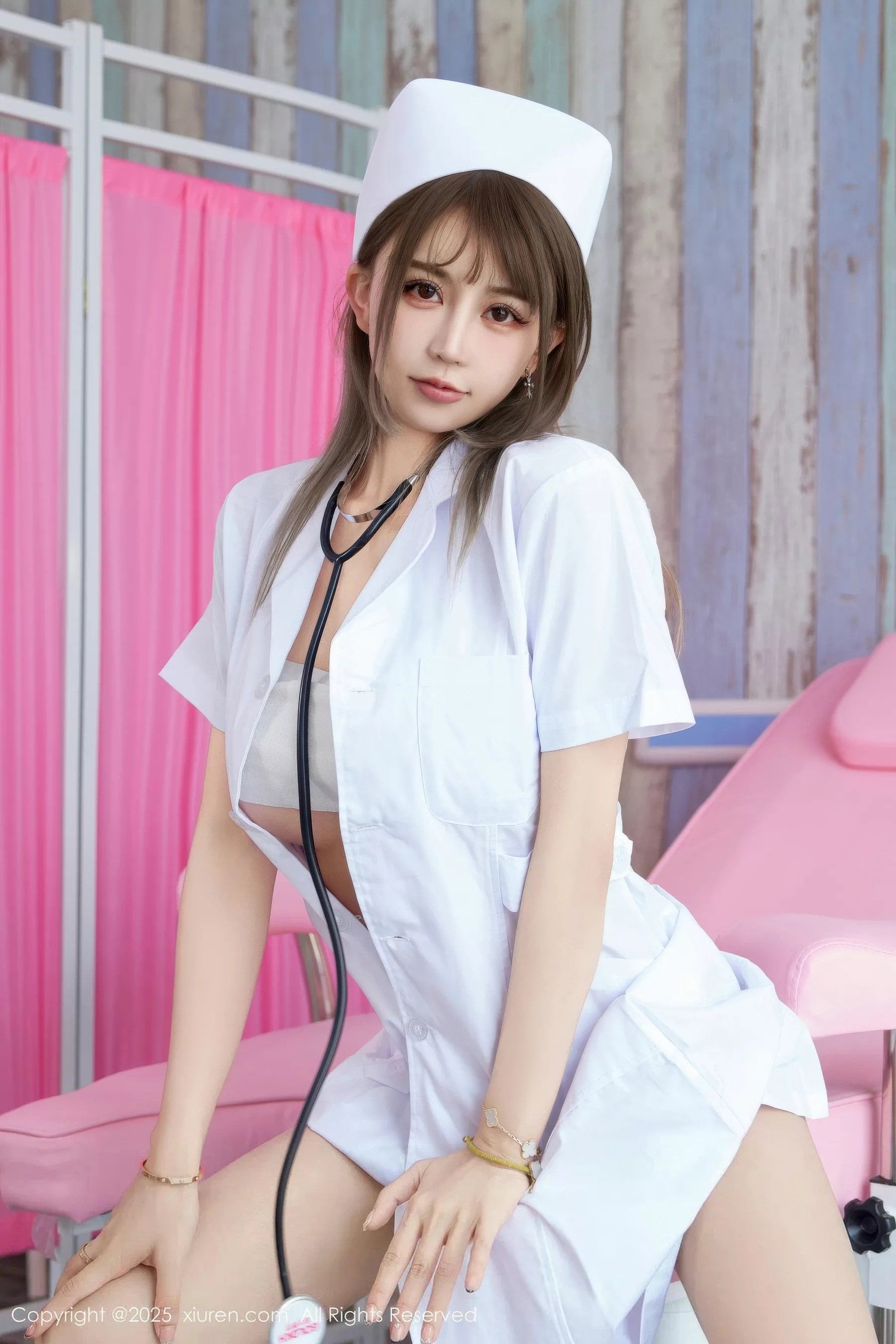 秀人集.com_[XiuRen秀人网]No.10896_模特Zoe柚柚性感白色护士制服配超薄肉丝秀凹凸身材诱惑写真80P