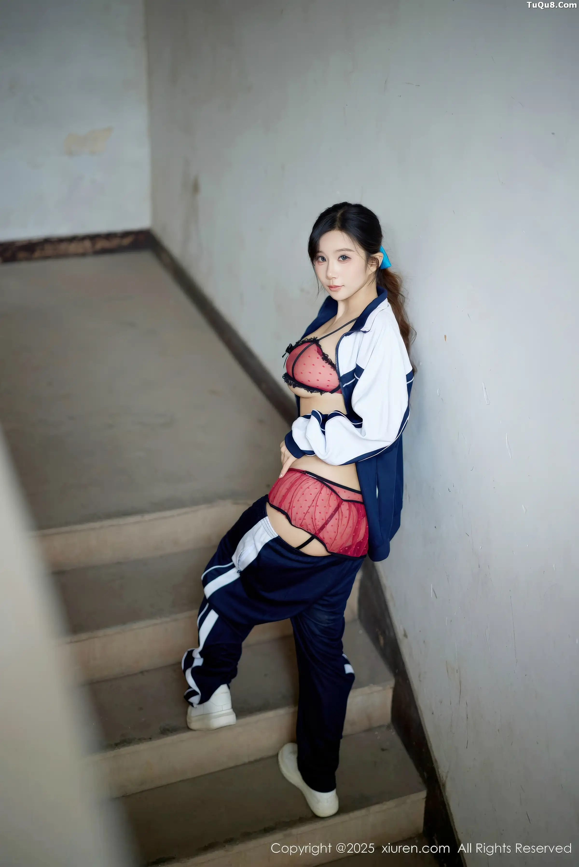 秀人集.com_[XiuRen秀人网]No.11103_模特小肉肉咪性感学生装露红色内衣配黑丝网袜秀凹凸身材写真72P