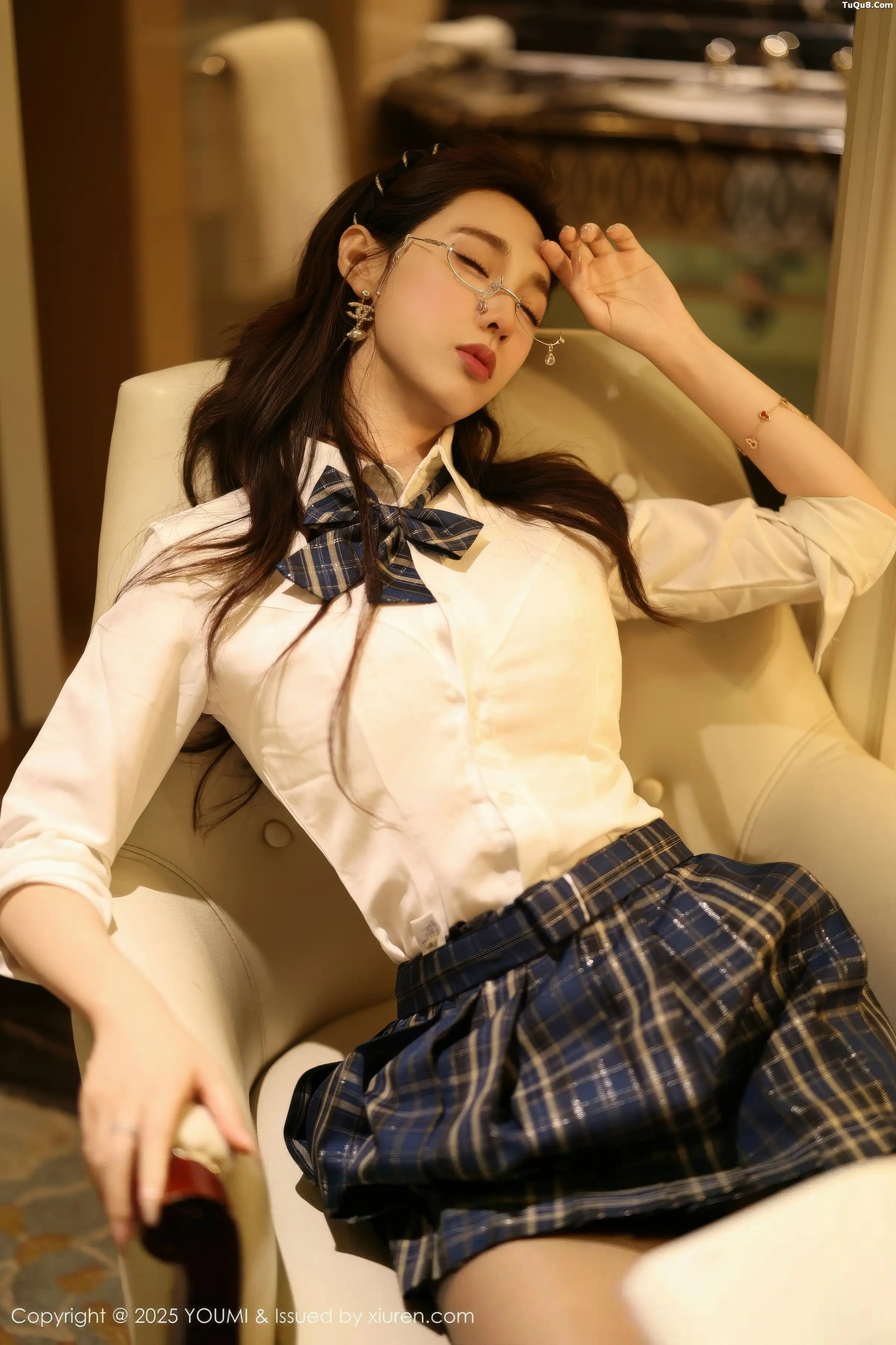 秀人集.com_[YouMi尤蜜荟]Vol.1183_模特Twins-桃桃性感JK制服露白色内衣配超薄黑丝秀美腿诱惑写真92P